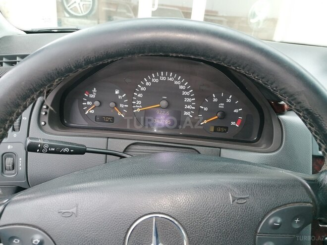 Mercedes E 220 2000, 340,795 km - 2.2 л - Ağcabədi