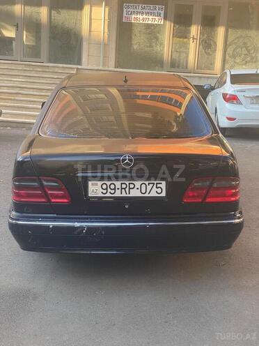 Mercedes E 220 2000, 450,521 km - 2.2 l - Bakı