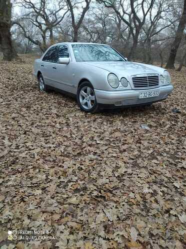 Mercedes E 200 1998, 250,000 km - 2.0 l - Bərdə