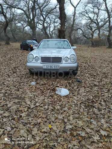 Mercedes E 200 1998, 250,000 km - 2.0 l - Bərdə