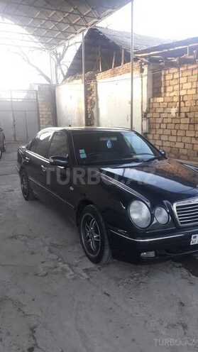Mercedes E 240 1998, 258,012 km - 2.4 l - Samux
