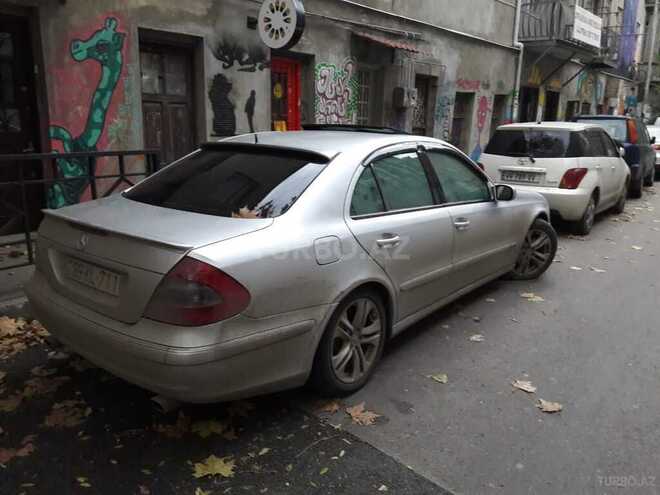 Mercedes E 270 2002, 450,000 km - 2.7 l - Füzuli