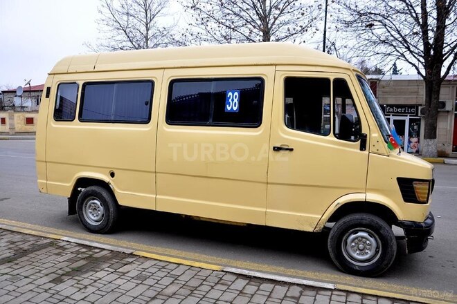 Mercedes Sprinter 208 1989, 417,852 km - 2.5 l - Ağstafa