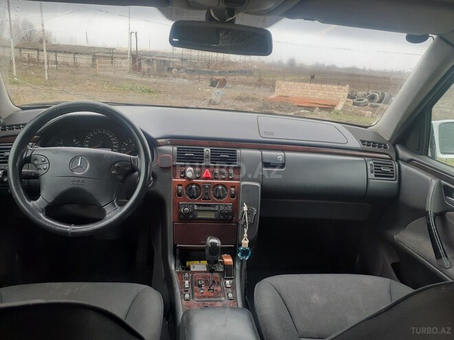 Mercedes E 200 2000, 669,150 km - 2.0 l - Kürdəmir