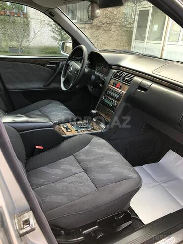 Mercedes E 220 1999, 302,485 km - 2.2 l - Sumqayıt