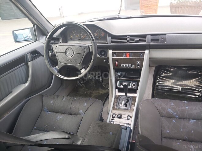 Mercedes E 220 1993, 608,386 km - 2.2 l - Bakı