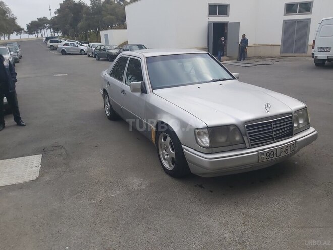 Mercedes E 220 1993, 608,386 km - 2.2 l - Bakı