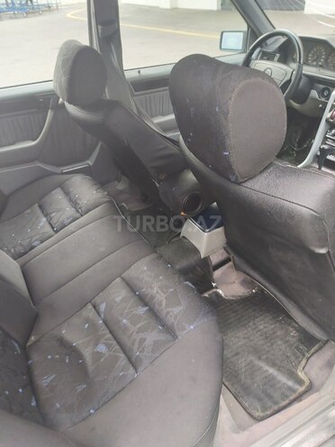 Mercedes E 220 1993, 608,386 km - 2.2 l - Bakı