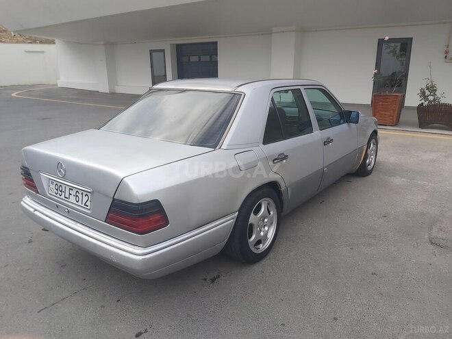 Mercedes E 220 1993, 608,386 km - 2.2 l - Bakı