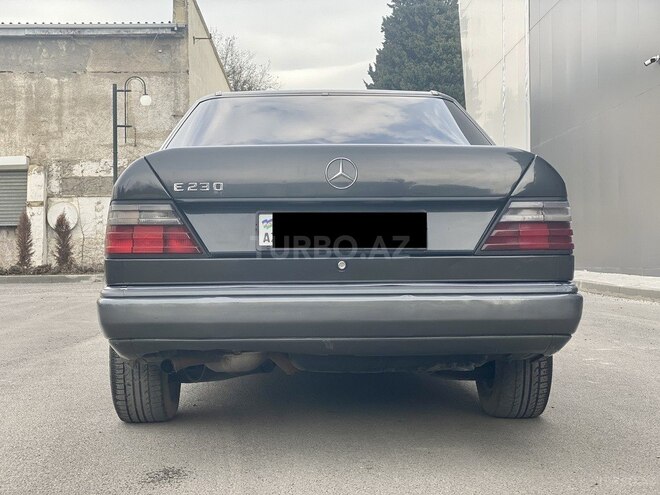 Mercedes E 230 1992, 322,000 km - 2.3 l - Sumqayıt