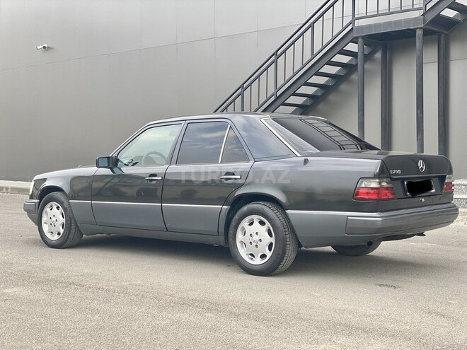 Mercedes E 230 1992, 322,000 km - 2.3 l - Sumqayıt