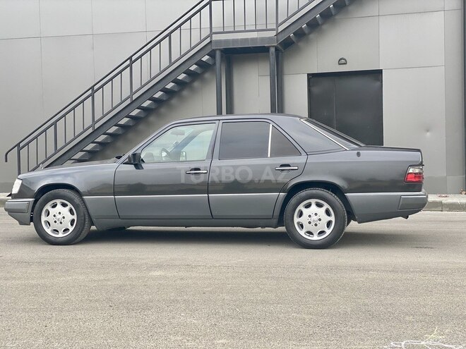 Mercedes E 230 1992, 322,000 km - 2.3 l - Sumqayıt