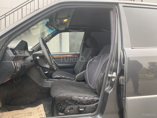 Mercedes E 230 1992, 322,000 km - 2.3 l - Sumqayıt