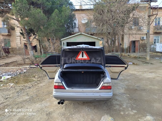 Mercedes E 300 1993, 548,328 km - 3.0 l - Bakı