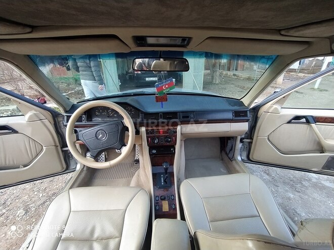Mercedes E 300 1993, 548,328 km - 3.0 l - Bakı