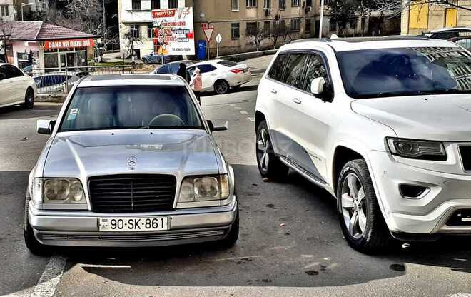 Mercedes E 300 1993, 548,328 km - 3.0 l - Bakı