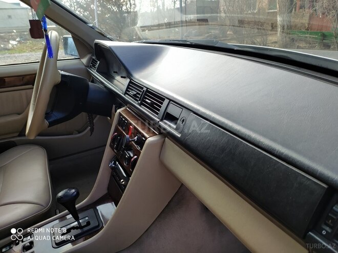 Mercedes E 300 1993, 548,328 km - 3.0 l - Bakı