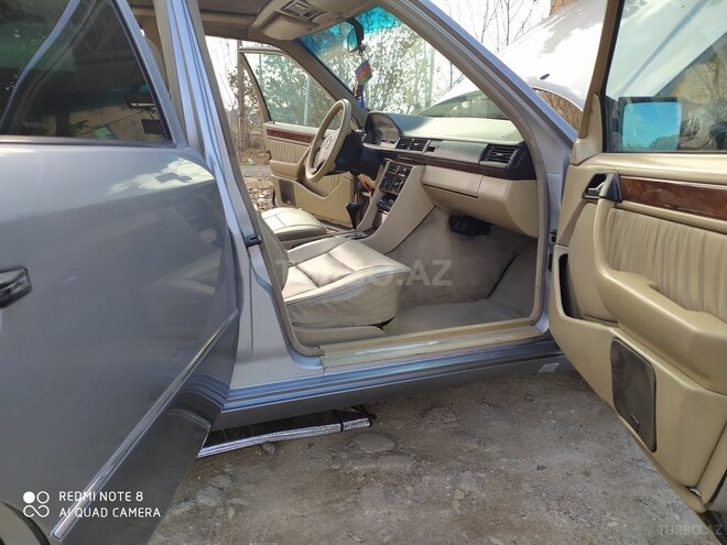 Mercedes E 300 1993, 548,328 km - 3.0 l - Bakı