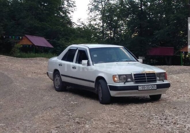 Mercedes E 230 1988, 512,000 km - 2.3 l - Quba