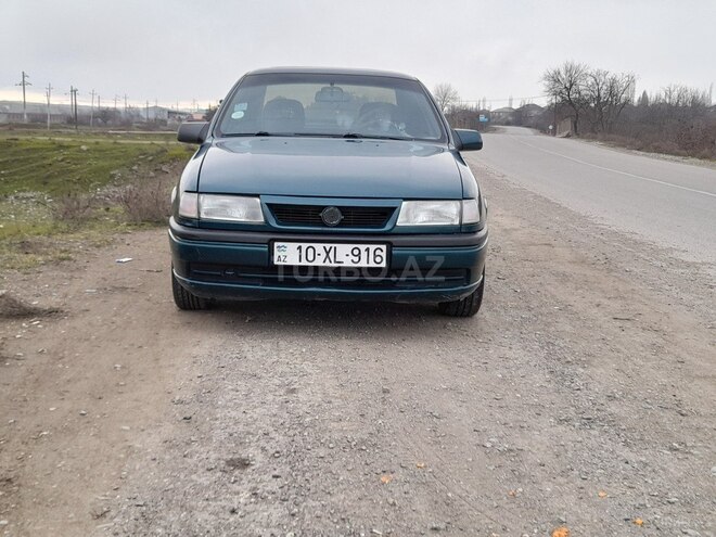 Opel Vectra 1995, 440,000 km - 1.6 l - Qusar
