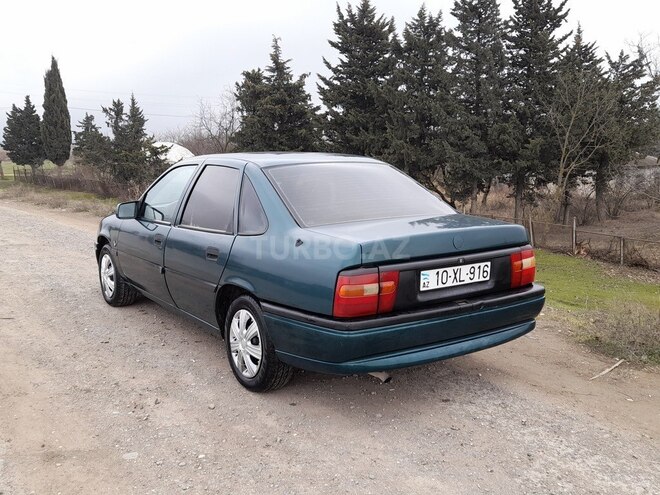 Opel Vectra 1995, 440,000 km - 1.6 l - Qusar