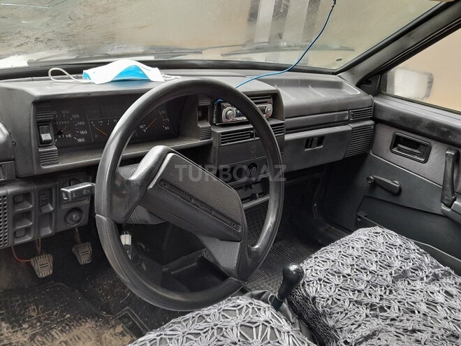 Opel Vectra 1995, 440,000 km - 1.6 l - Qusar