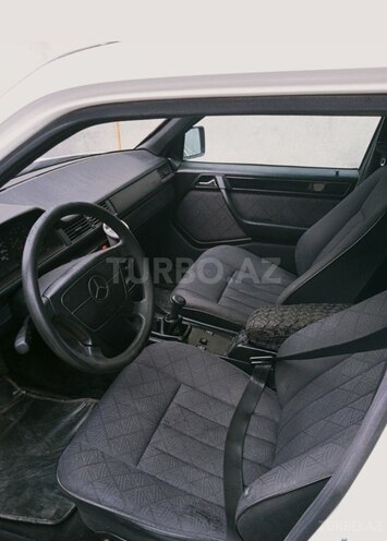 Mercedes E 250 1994, 650,000 km - 2.5 л - Bakı