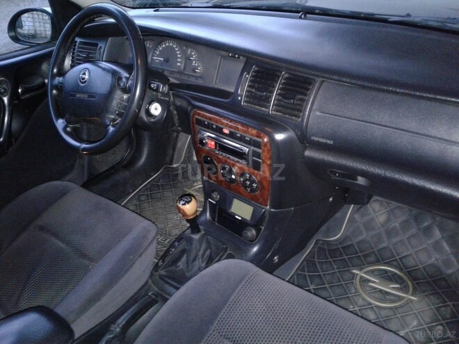 Opel Vectra 1999, 215,363 km - 1.8 l - Qazax