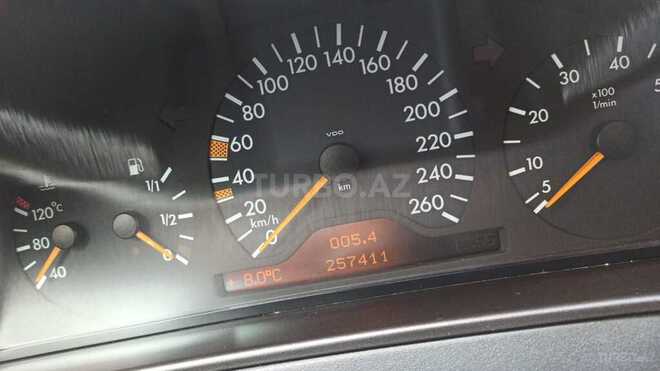 Mercedes E 280 1998, 257,000 km - 2.8 l - Bakı