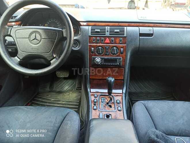 Mercedes E 280 1998, 257,000 km - 2.8 l - Bakı