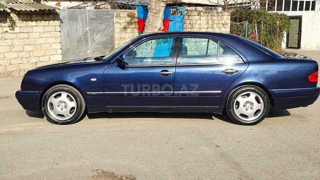 Mercedes E 240 1999, 264,000 km - 2.4 l - Bakı