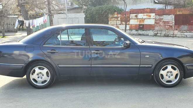 Mercedes E 240 1999, 264,000 km - 2.4 l - Bakı