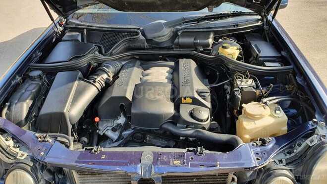 Mercedes E 240 1999, 264,000 km - 2.4 l - Bakı
