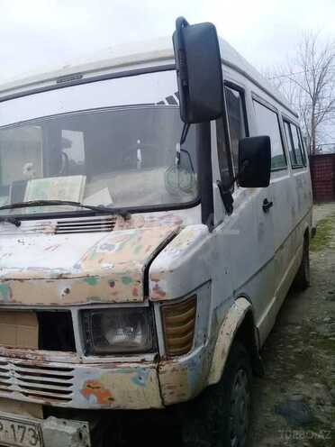 Mercedes 208 D 1993, 454,541 km - 2.5 l - Astara