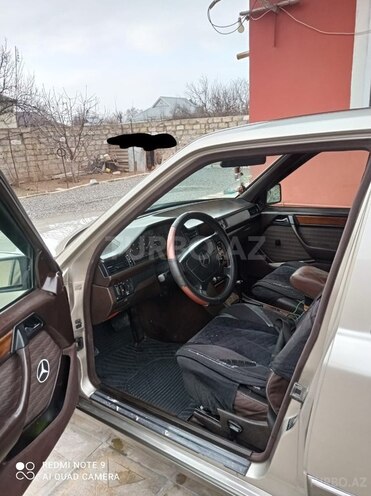 Mercedes E 250 1992, 500,000 km - 2.5 l - Beyləqan