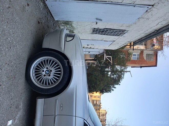 BMW 525 2001, 310,000 km - 2.5 l - Bakı