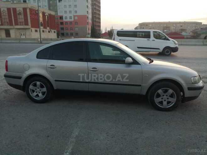 Volkswagen Passat 1998, 242,400 km - 1.8 л - Sumqayıt