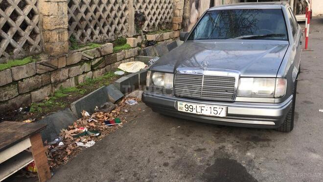 Mercedes E 230 1990, 250,000 km - 2.3 л - Bakı
