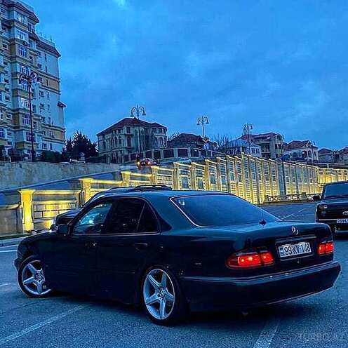 Mercedes E 240 1998, 295,000 km - 2.4 l - Bakı