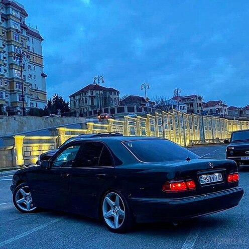 Mercedes E 240 1998, 295,000 km - 2.4 l - Bakı