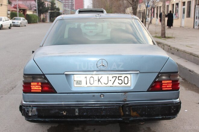 Mercedes E 260 1990, 250,000 km - 2.6 l - Bakı