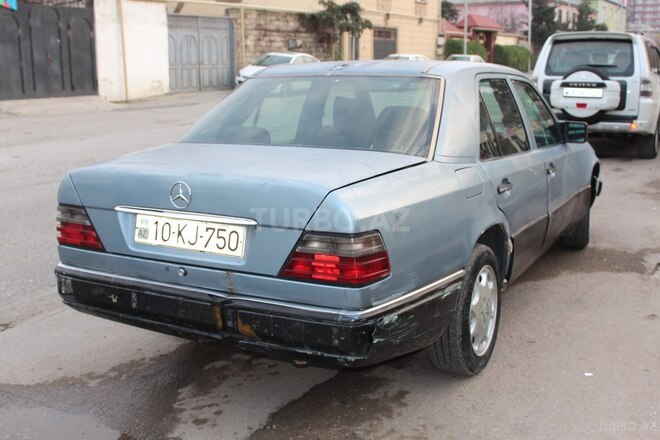 Mercedes E 260 1990, 250,000 km - 2.6 l - Bakı