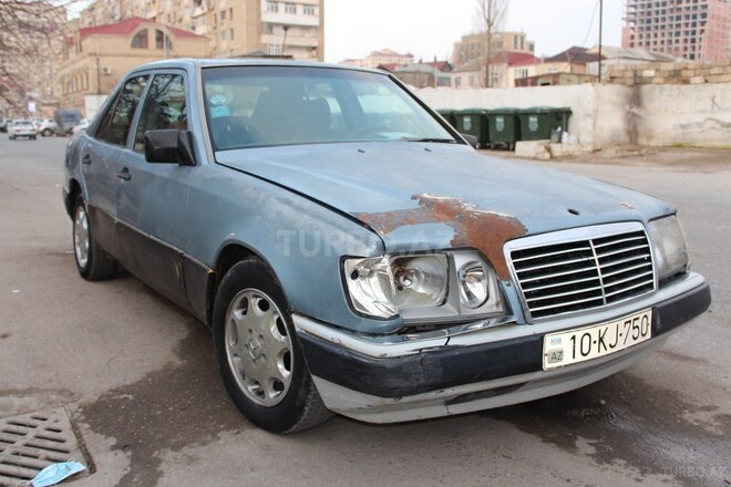 Mercedes E 260 1990, 250,000 km - 2.6 l - Bakı