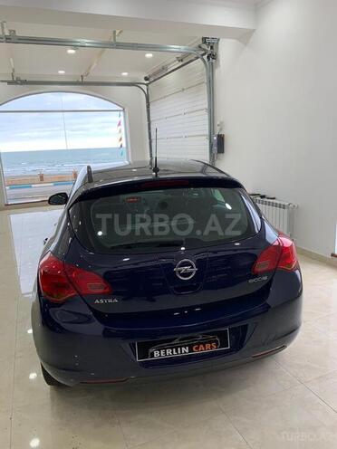Opel Astra 2010, 93,000 km - 1.4 л - Bakı