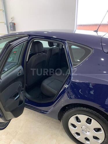 Opel Astra 2010, 93,000 km - 1.4 л - Bakı