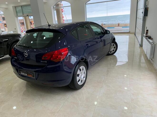 Opel Astra 2010, 93,000 km - 1.4 л - Bakı