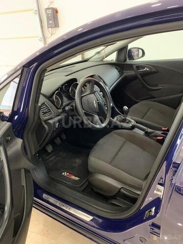 Opel Astra 2010, 93,000 km - 1.4 л - Bakı