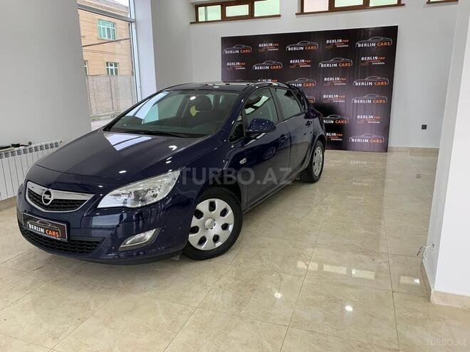 Opel Astra 2010, 93,000 km - 1.4 л - Bakı