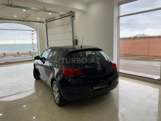 Opel Astra 2010, 93,000 km - 1.4 л - Bakı