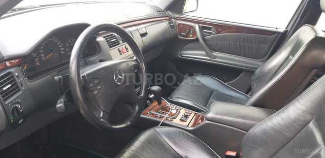 Mercedes E 240 2000, 185,400 km - 2.6 л - Bakı